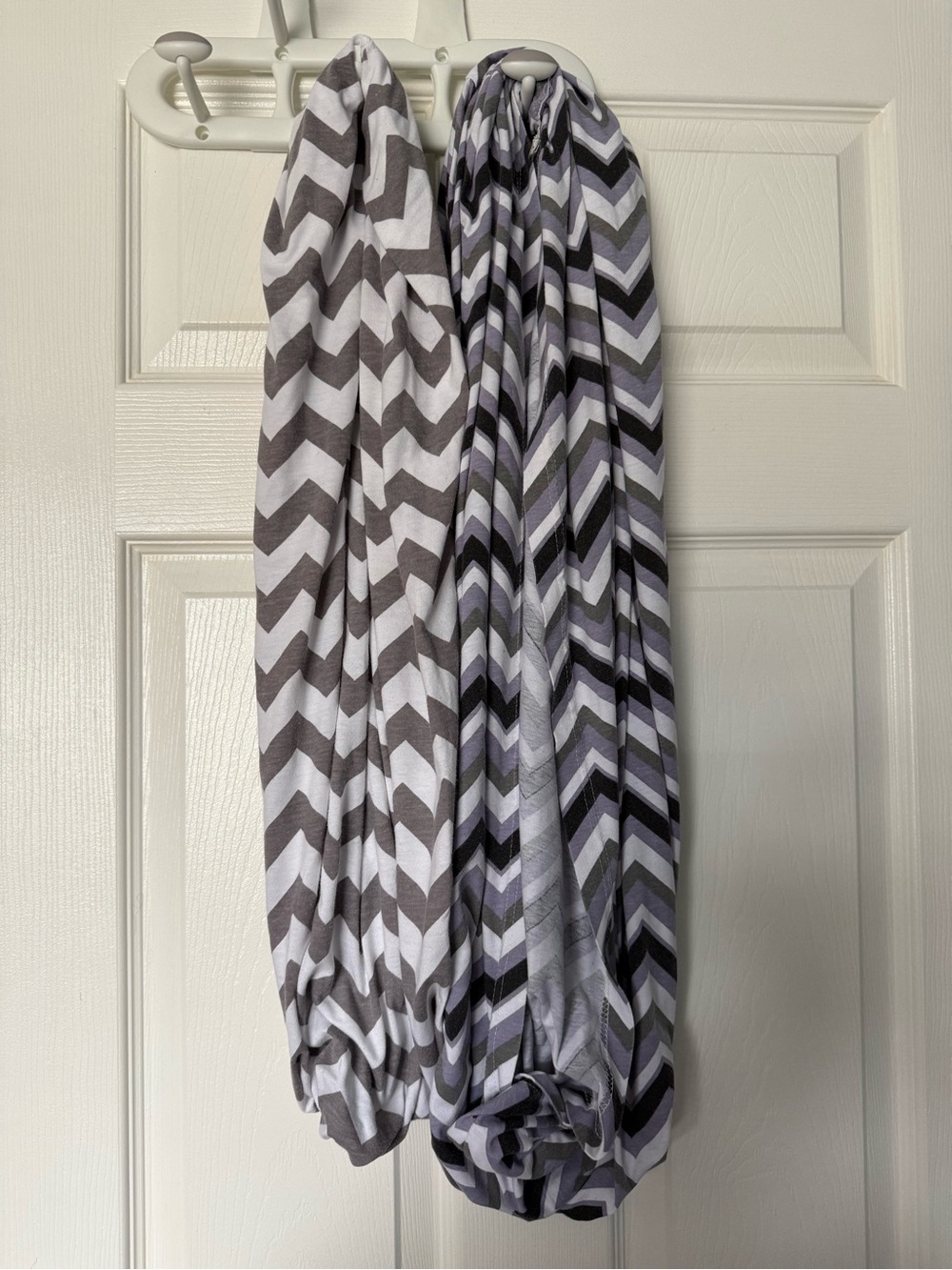 Itzy Ritzy & Unbranded Women’s Chevron 3-in-1 Nursing Infinity Scarves Bundle